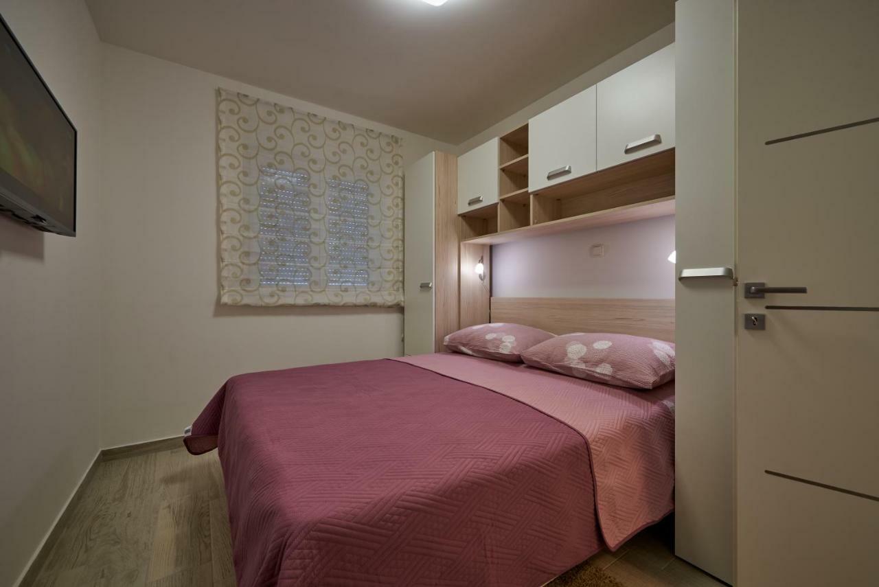 Апартаменти Apartman Jakov Трогір Екстер'єр фото